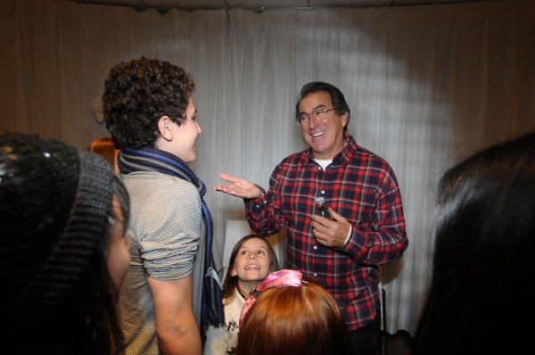 Photo Flash: Kenny Ortega Visits Broadway Kids Care Image