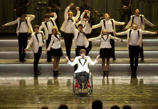 Photo Flash: GLEE Goes to Sectionals in 'Hold On To Sixteen' Image