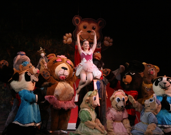 Photo Coverage: CHRISTMAS TIME Opens at Reagle Music Theatre Dec. 3 Image