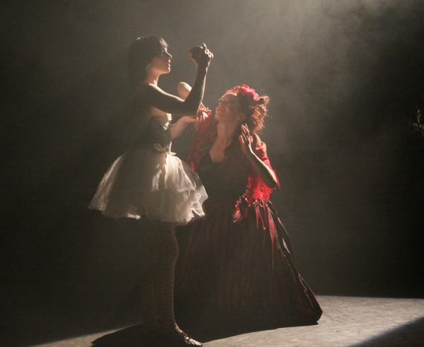Photo Flash: Company XIV's SNOW WHITE Image