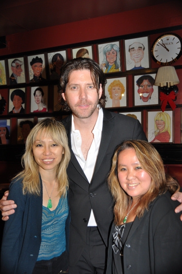 Photo Coverage: James Barbour Brings Holiday Concert to Sardi's Featuring Paige Davis Image