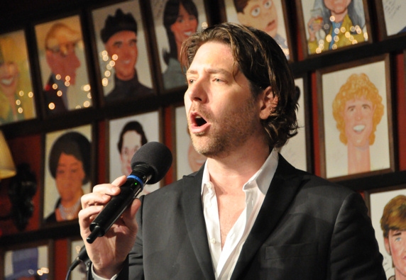 Photo Coverage: James Barbour Brings Holiday Concert to Sardi's Featuring Paige Davis Image