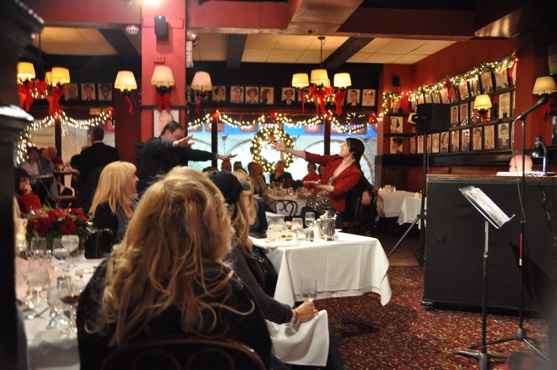 Photo Coverage: James Barbour Brings Holiday Concert to Sardi's Featuring Paige Davis 