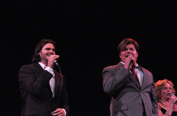 Photo Coverage: Rob Evan and Neil Berg Host Broadway All-Star Holiday Concert in Irvington, NY Image
