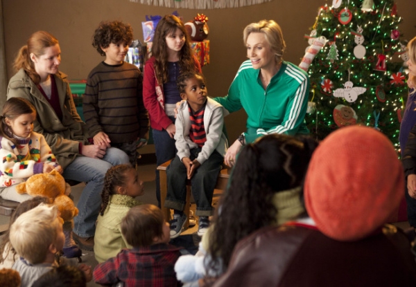 Photos and Audio: Tonight on GLEE- The New Directions Celebrate Christmas! Image