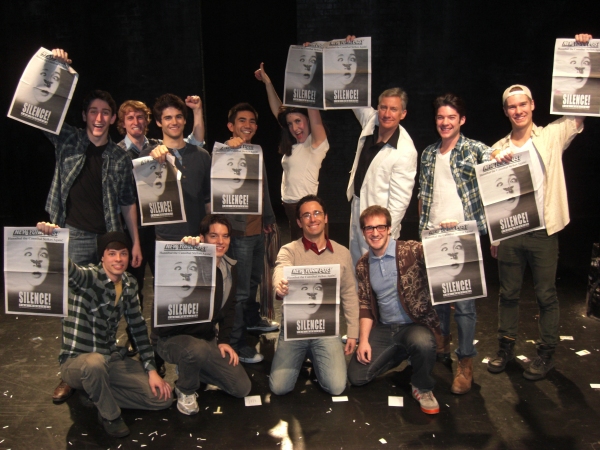 Jenn Harris, David Garrison pose with the cast of "Newsies" along with director/chore Photo