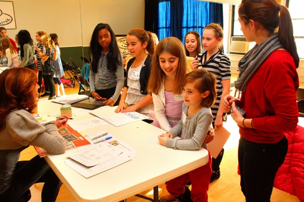 Photo Flash: Andrea McArdle Visits ANNIE Master Class Image