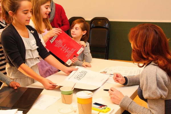 Photo Flash: Andrea McArdle Visits ANNIE Master Class Image