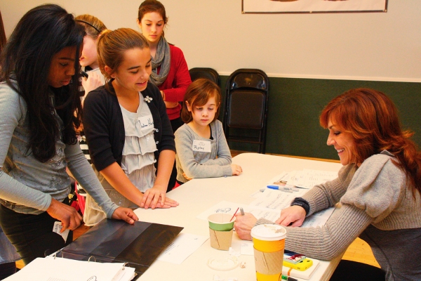Photo Flash: Andrea McArdle Visits ANNIE Master Class Image