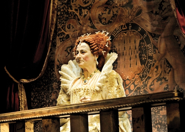 Photo Flash: First Look at Chicago Shakespeare Theatre's ELIZABETH REX Image