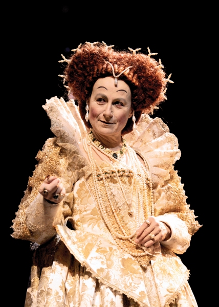 Photo Flash: First Look at Chicago Shakespeare Theatre's ELIZABETH REX Image