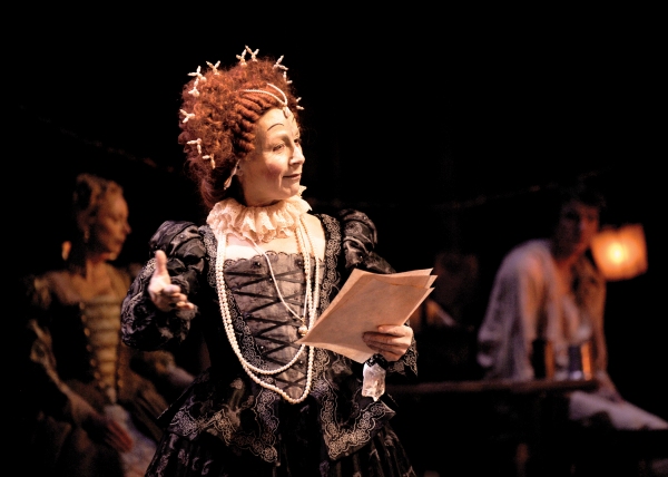 Photo Flash: First Look at Chicago Shakespeare Theatre's ELIZABETH REX Image