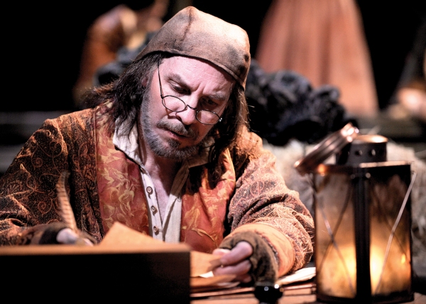 Photo Flash: First Look at Chicago Shakespeare Theatre's ELIZABETH REX Image