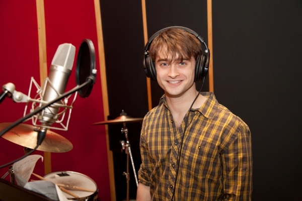Photo Flashback: Daniel Radcliffe and John Larroquette Bid Farewell to HOW TO SUCCEED Image