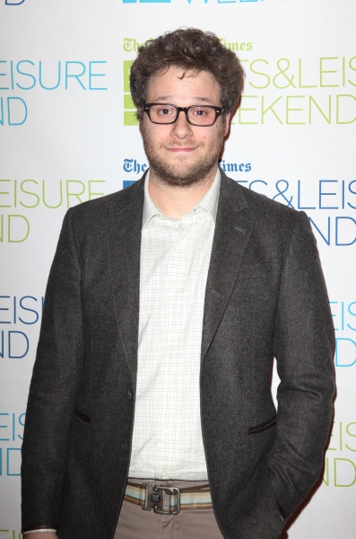 Photo Coverage: Kristen Wiig & Seth Rogen Visit New York Times Arts & Leisure Weekend Image