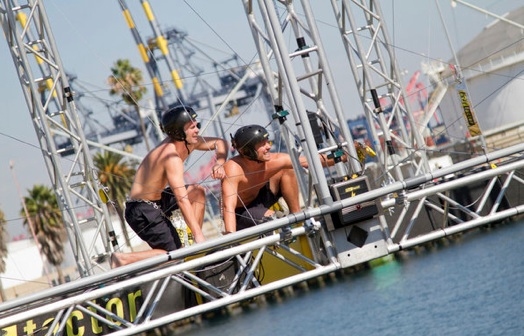 Photo Flash: Teams of Twins Take on NBC's FEAR FACTOR, 1/23 