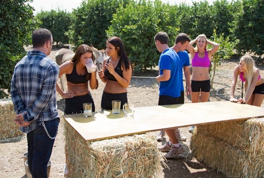 Photo Flash: Teams of Twins Take on NBC's FEAR FACTOR, 1/23 Image