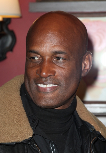 Photo Coverage: Samuel L. Jackson and Angela Bassett Unveil Sardi's Portraits! Image