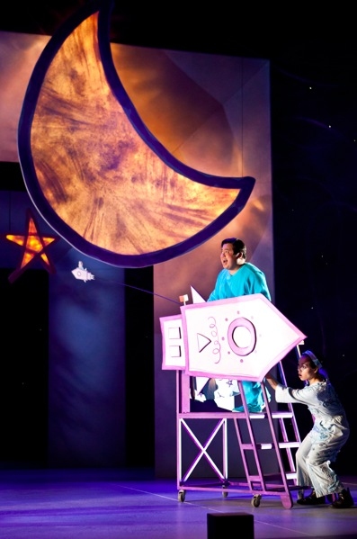 Photo Flash: Children's Theatre Company Presents HAROLD AND THE PURPLE CRAYON Image