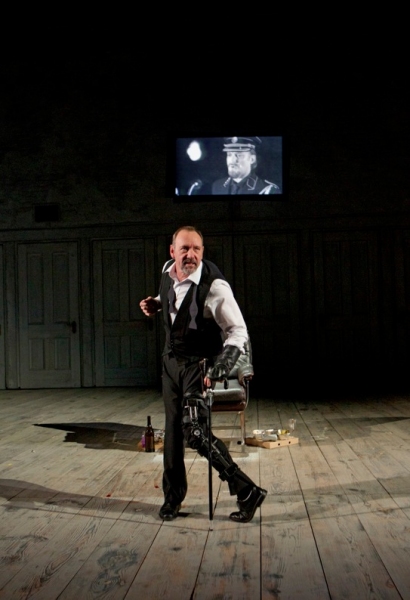 Photo Flash: Kevin Spacey as RICHARD III in Bridge Project Production! Image