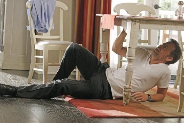 Photo Flash: First Look - Greg Kinnear on ABC's MODERN FAMILY, 2/8 Image