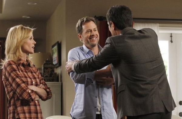 Photo Flash: First Look - Greg Kinnear on ABC's MODERN FAMILY, 2/8 Image