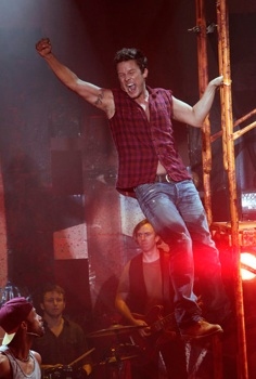 Photo Flash: New Photos from SMASH - Will Chase & More! Image