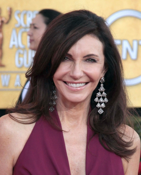 Mary Steenburgen pictured at the 18th Annual Screen Actors Guild Awards - arrivals he Photo