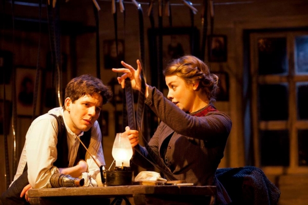 Photo Coverage: First Look at National Theatre Live's TRAVELLING LIGHT Image
