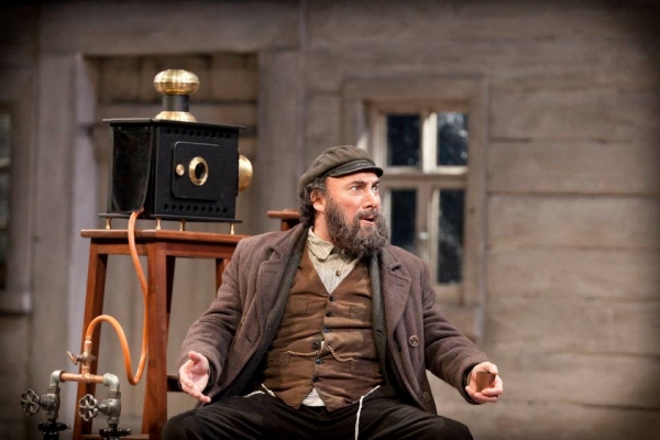 Photo Coverage: First Look at National Theatre Live's TRAVELLING LIGHT Image