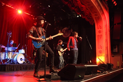 Photo Flash: Cast of SPIDER-MAN Performs on IMUS Image