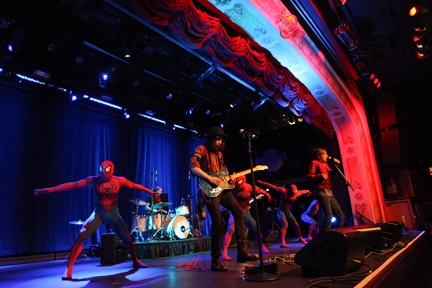 Photo Flash: Cast of SPIDER-MAN Performs on IMUS Image