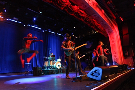 Photo Flash: Cast of SPIDER-MAN Performs on IMUS Image