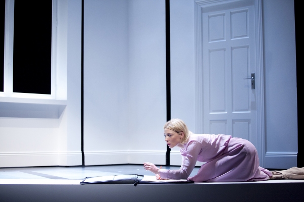 Photo Flash: Cate Blanchett in GROSS UND KLEIN Image