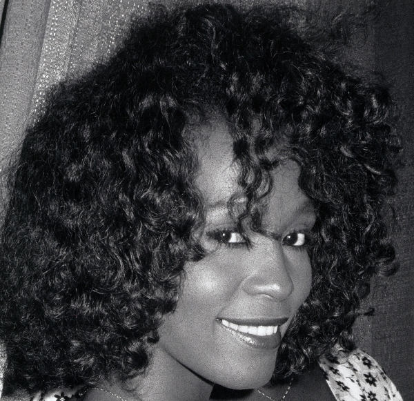 Whitney Houston reveives the United Negro College Fund Award in New York City. July 1 Photo
