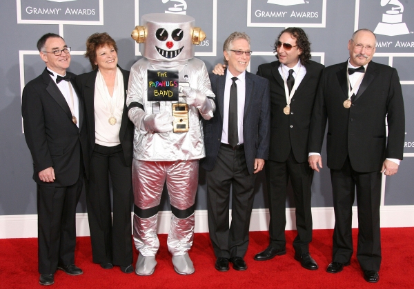 Photo Flash: 2012 Grammy Awards- Red Carpet Coverage! 
