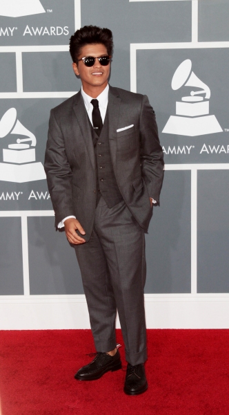 Photo Flash: 2012 Grammy Awards- Red Carpet Coverage!  Image