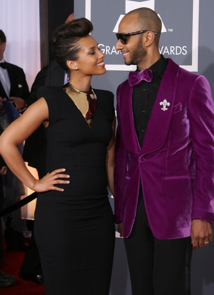 Photo Flash: 2012 Grammy Awards- Red Carpet Coverage! Image