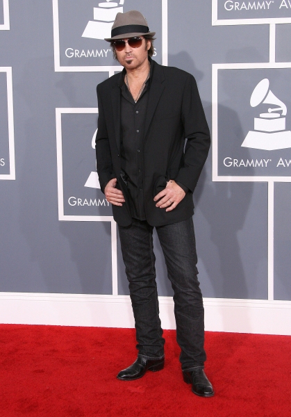 Photo Flash: 2012 Grammy Awards- Red Carpet Coverage! Image