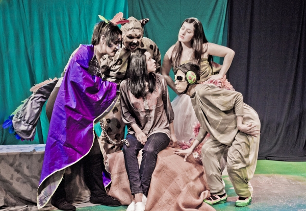 Photo Flash: 'Jardín de Sueños' Plays Milagro Theatre, 3/22-4/14 Image