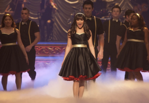 Photo Flash: Sneak Peek - GLEE's Winter Finale, 'On My Way!' Image