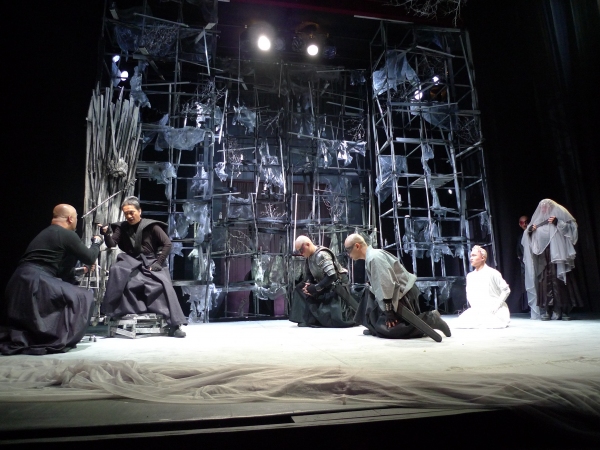 Photo Flash: PETA's Filipino Adaptation of Shakespeare's KING LEAR Image