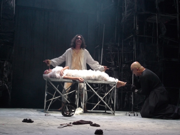 Photo Flash: PETA's Filipino Adaptation of Shakespeare's KING LEAR Image