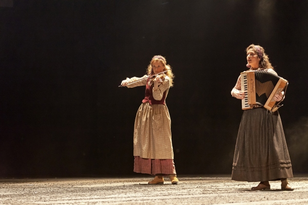 Photo Coverage: First Look at WAR HORSE Canadian Cast Image