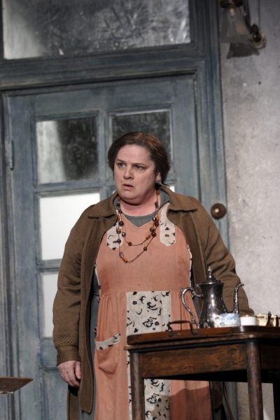 Photo Flash: Lindsay Duncan, Jeremy Northam, et al. in HAY FEVER Image