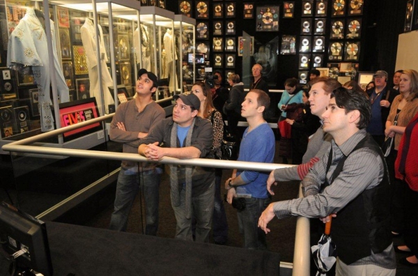 Photo Flash: MILLION DOLLAR QUARTET Tour Cast Visits to Elvis' Graceland Image