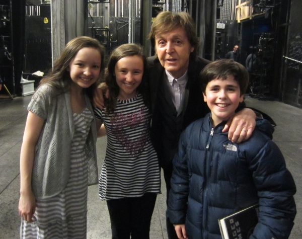 Photo EXCLUSIVE: Sir Paul McCartney Visits MARY POPPINS Image