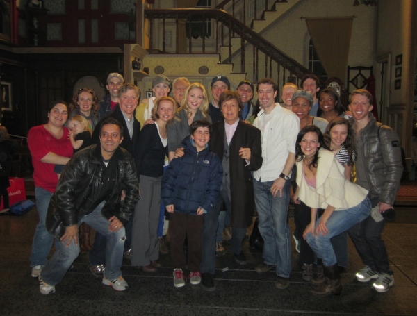 Photo EXCLUSIVE: Sir Paul McCartney Visits MARY POPPINS Image