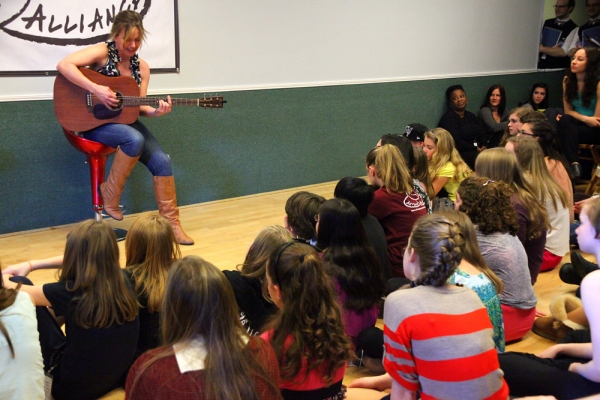 Photo Flash: Alice Ripley Surprises Students at Broadway Artists Alliance Workshop Image