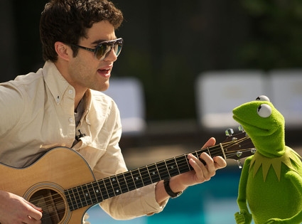 Photo Flash: Darren Criss Sings a Duet With Kermit the Frog! Image
